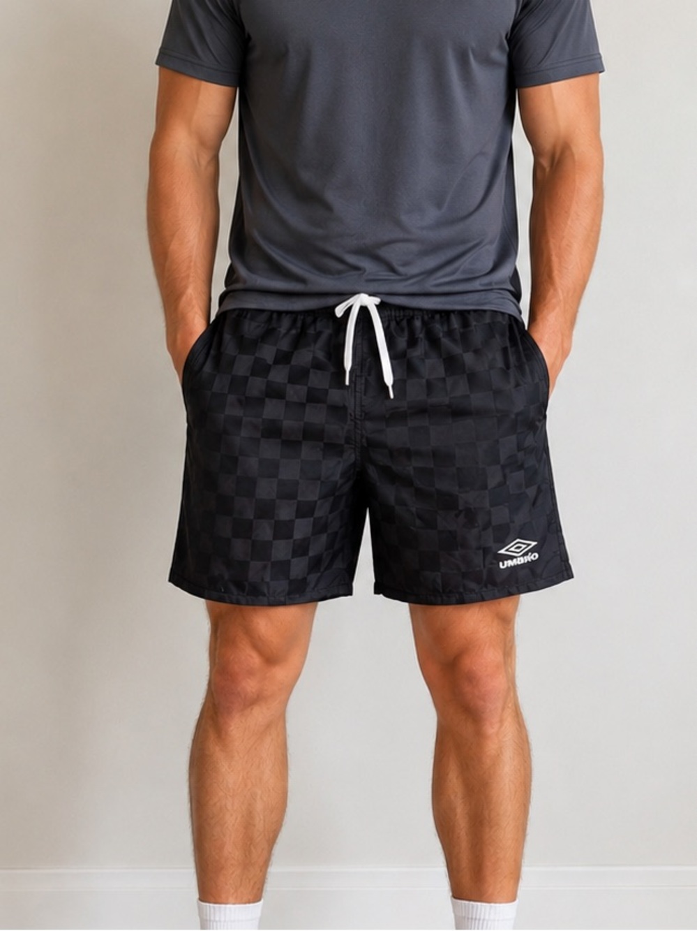 Umbro Men's Black Checkered Athletic Shorts Size Medium M Drawstring